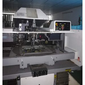 PTH דרך חור כולל הכנסת DIP והלחמה